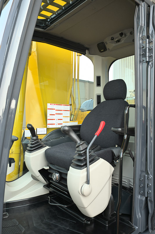 Image of Conventional Excavator SK500LC-10 Comfortable Seat of North America model